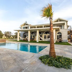 https://kasavan-palace-by-the-sea.hotels-capetown.com